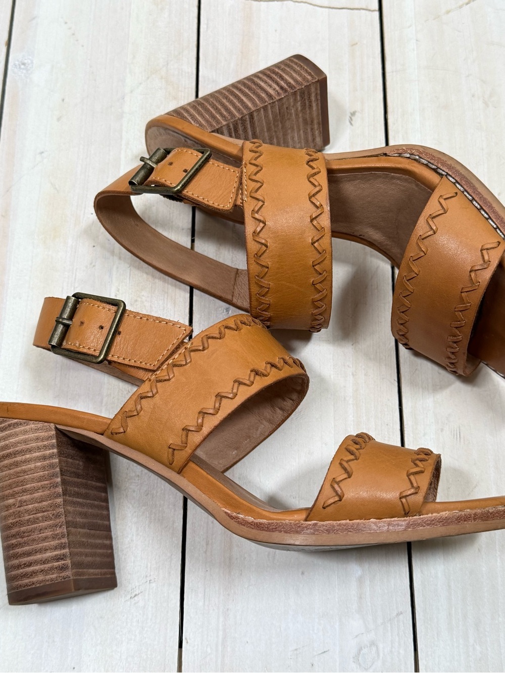 Madewell women’s leather Block heel
Sandals Size 6